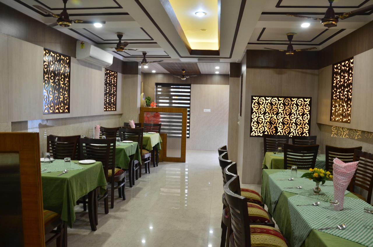 Sartaj Hotel Chandigarh Restaurant