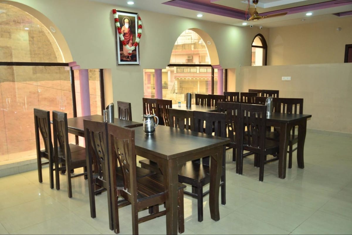 Empire Inn Hotel Chandigarh Restaurant