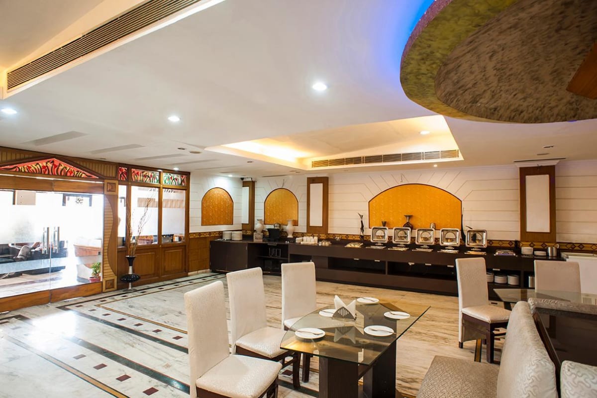 Gobind Regency Hotel Chandigarh Restaurant